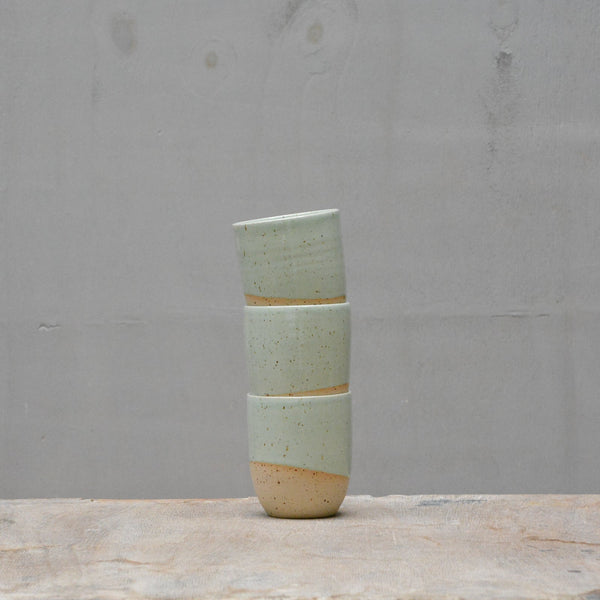 spikkelklei kopjes met pastel kleuren