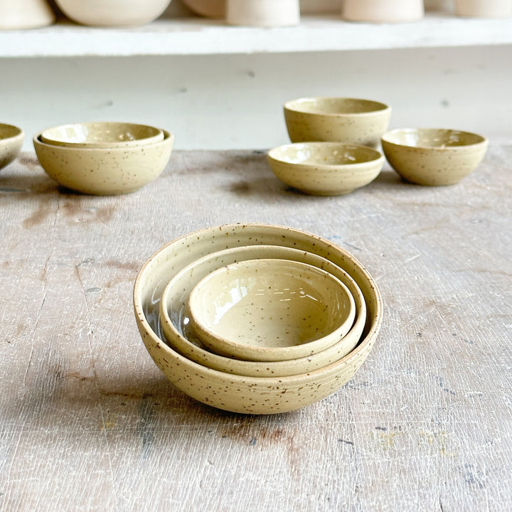 Mini nesting bowls - 3 little bowl in Yellow Stone
