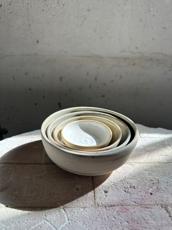 Mini nesting bowls // in marbled clay  // 7-13cm. in diameter // set of 4.