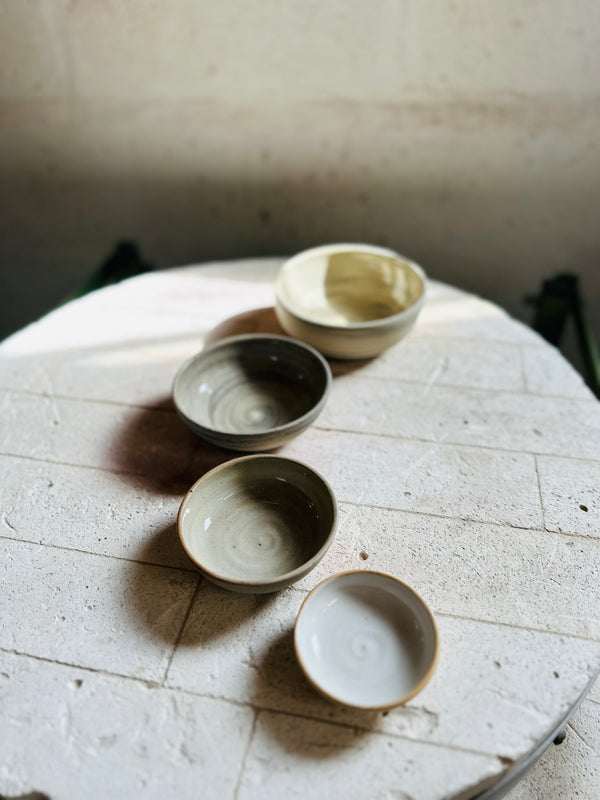 Mini nesting bowls // in marbled clay  // 7-13cm. in diameter // set of 4.