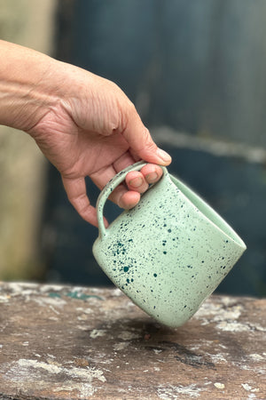 green splash mug