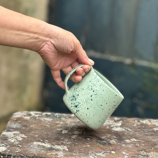 green splash mug