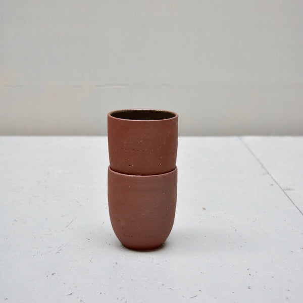 servies van rode klei