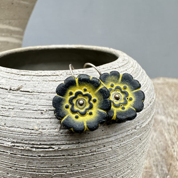 Fleur Du Joly earrings - Black + Bright yellow - small french earwire