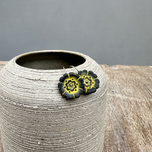 Fleur Du Joly earrings - Black + Bright yellow - small french earwire