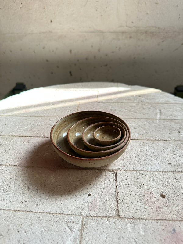 Mini nesting bowls // in warm sand colors // 3,5-11,5cm. in diameter // set of 4.