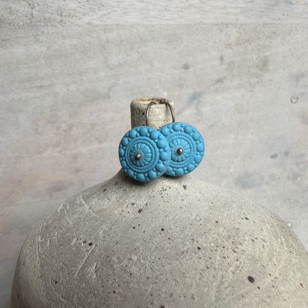 Zeeuwse knot turquoise blue - matt - small earwire