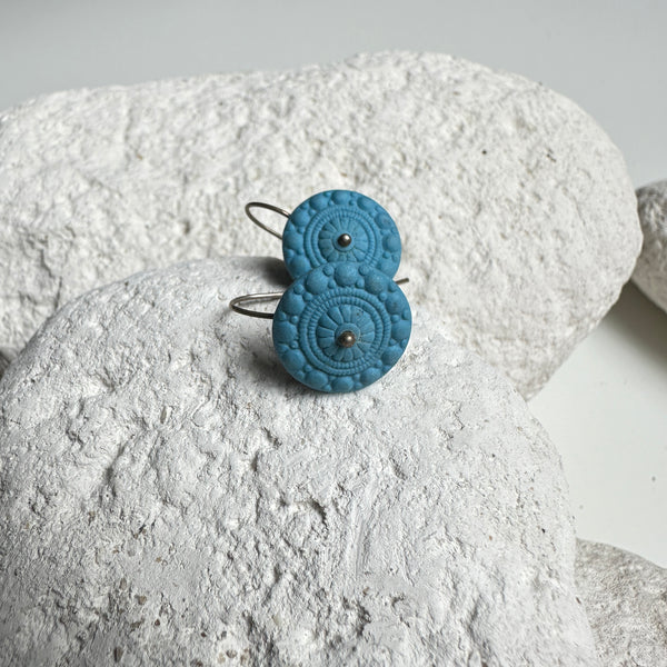 Zeeuwse knot turquoise blue - matt - small earwire