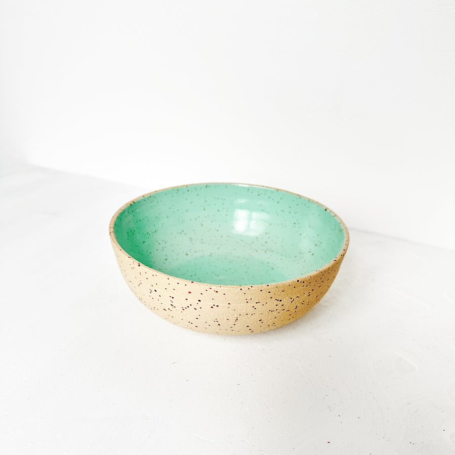 All purpose bowl in // Yellow + spots // Ice green - low version
