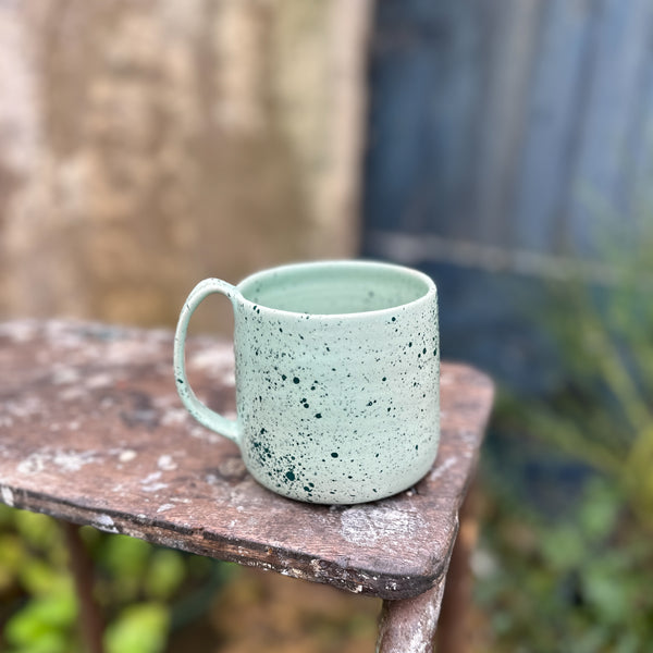 XXL Lazy & Relax mug in Spruzzi Pastel green +dark green splashes 500ml. (16,9 Fl.Oz.)