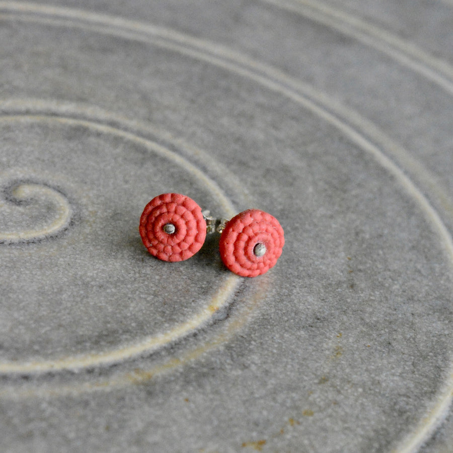 Studs in soft red porcelain - Bubble.