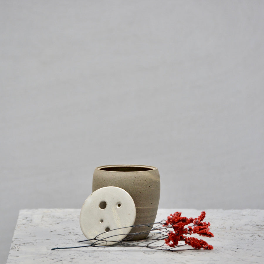 High round lid vase - Recycled & Reclaimed marbled clay