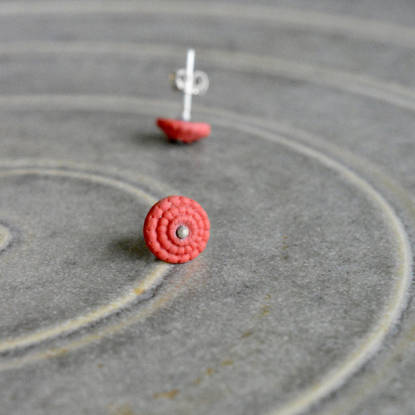 Studs in soft red porcelain - Bubble.