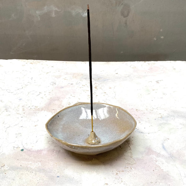 Organic shaped incense holder - Quartzite gloss