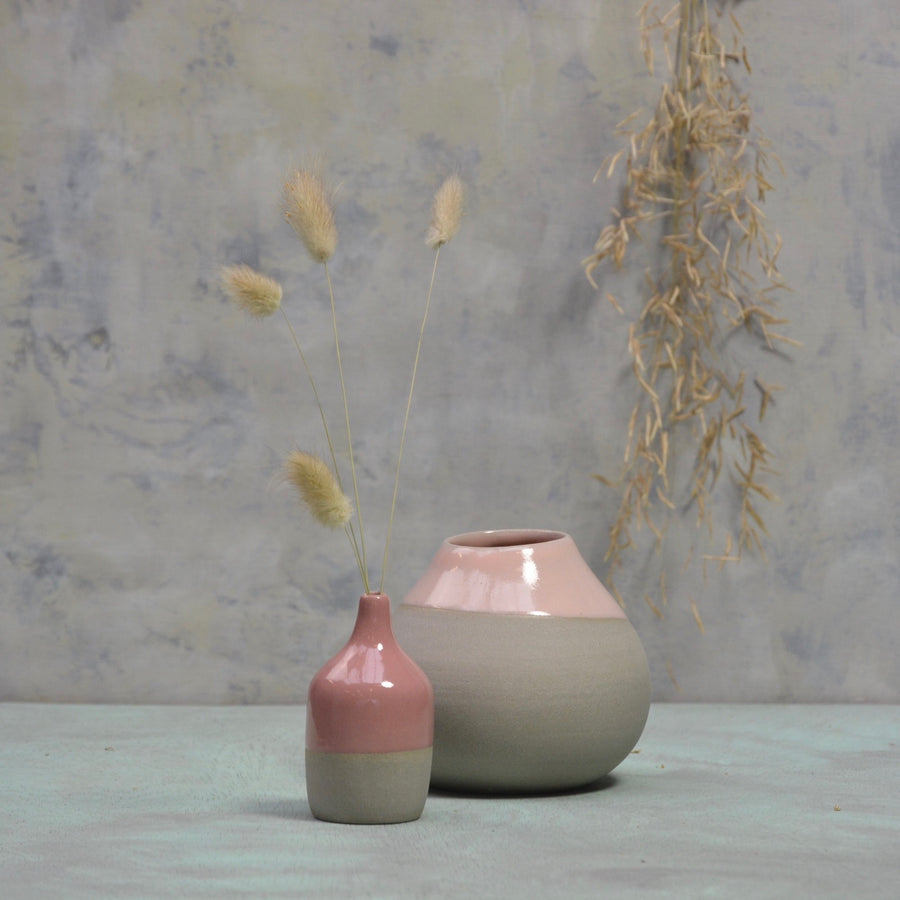 Stone & Color vase - one of the tiniest vases - grey and dark pink.