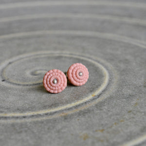 Studs in old pinkporcelain - Bubble.